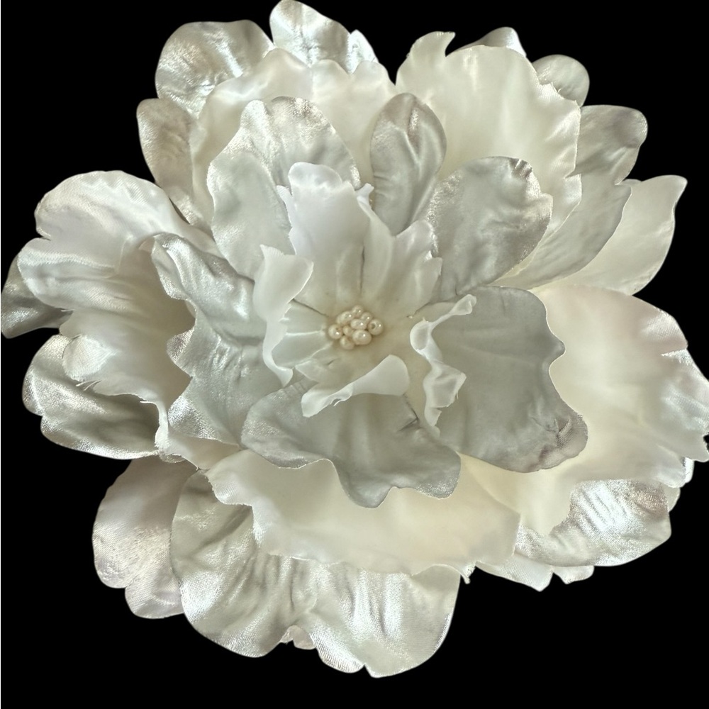 Elegant Silver and White Floral Brooch